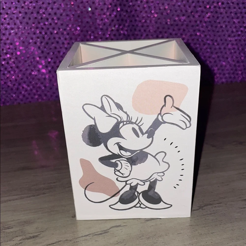 🏝️🎉Disney Pencil Cup with Mickey & Minnie